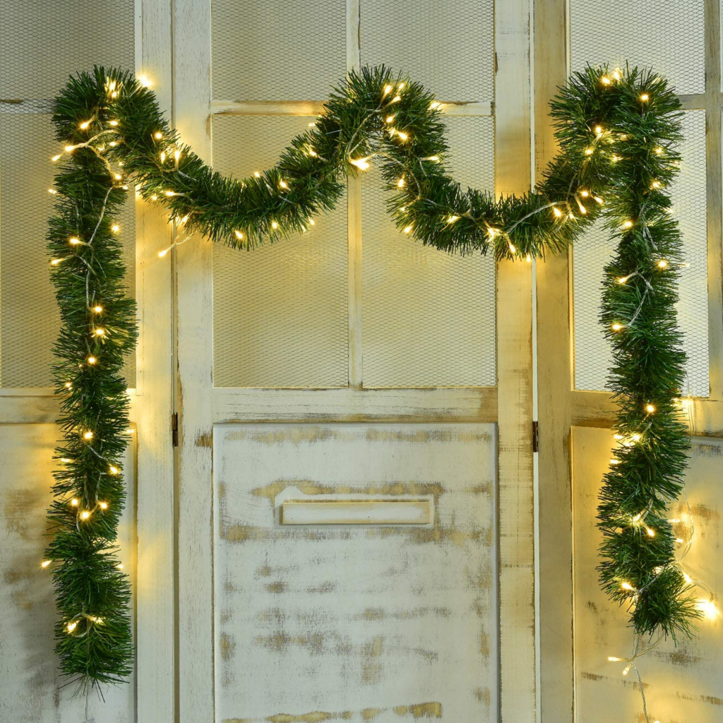 Festive Garlands for Enchanting Christmas Decorations