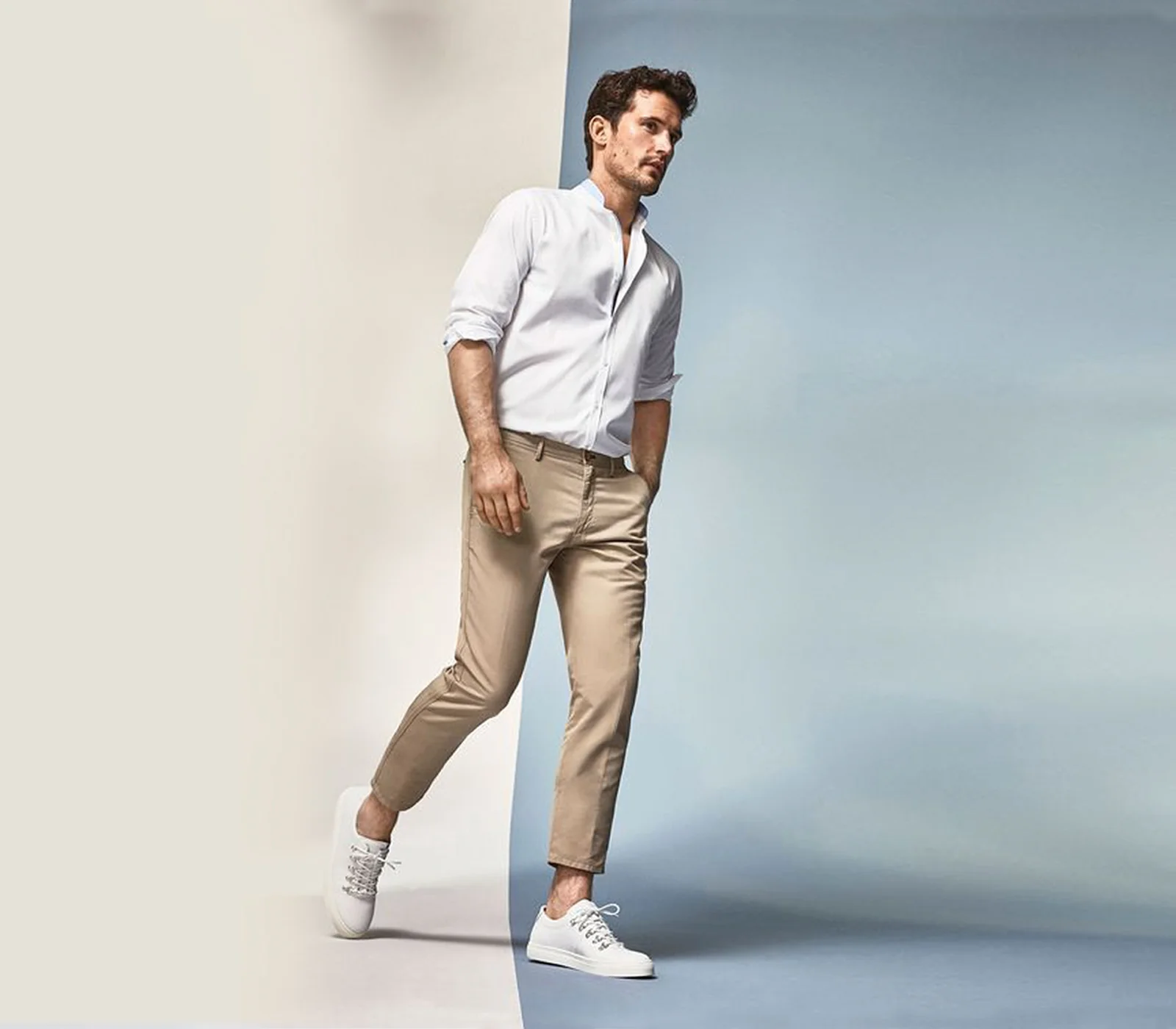 ¿Cómo planchar pantalones chinos para hombre?