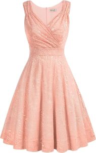 Les différentes coupes de robes rose poudré