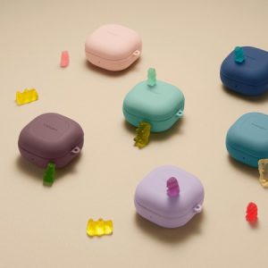 갤럭시 버즈 케이스의 재질에 대해 고려해야 할 사항은 무엇인가요?