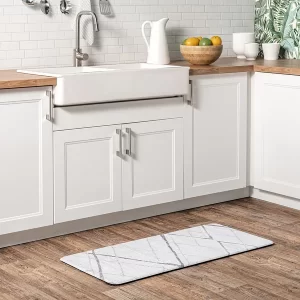 Que diriez-vous de la facilité de nettoyage et de la résistance aux taches des tapis de cuisine ?