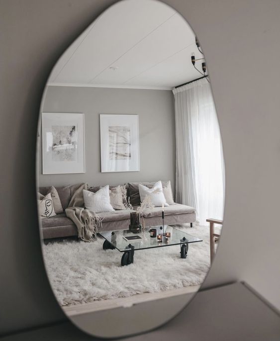 Le miroir doré, un choix glam pour votre décoration intérieure