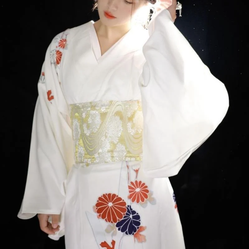 Los kimonos mujer más románticos para una cita especial