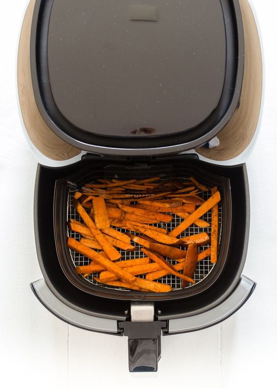 Les accessoires pour airfryer qui facilitent la cuisson de plats savoureux