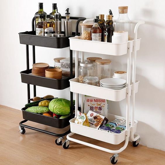 Utiliser votre desserte de cuisine pour servir des aliments
