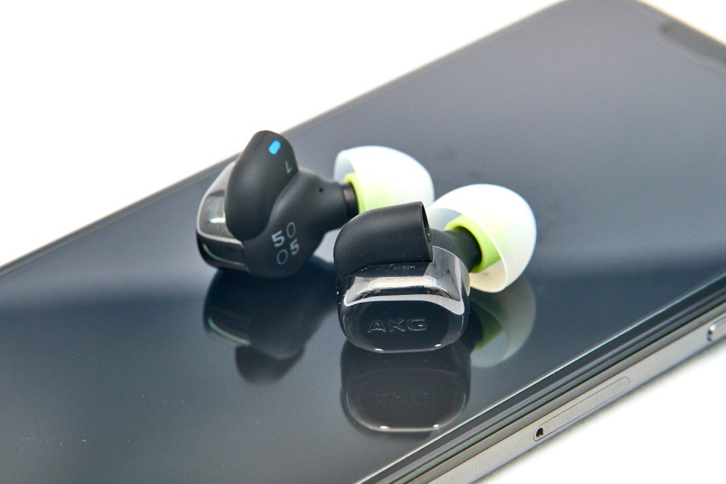 AKG N5005 이어폰의 이어 팁 교체 방법 및 교체 후 변화