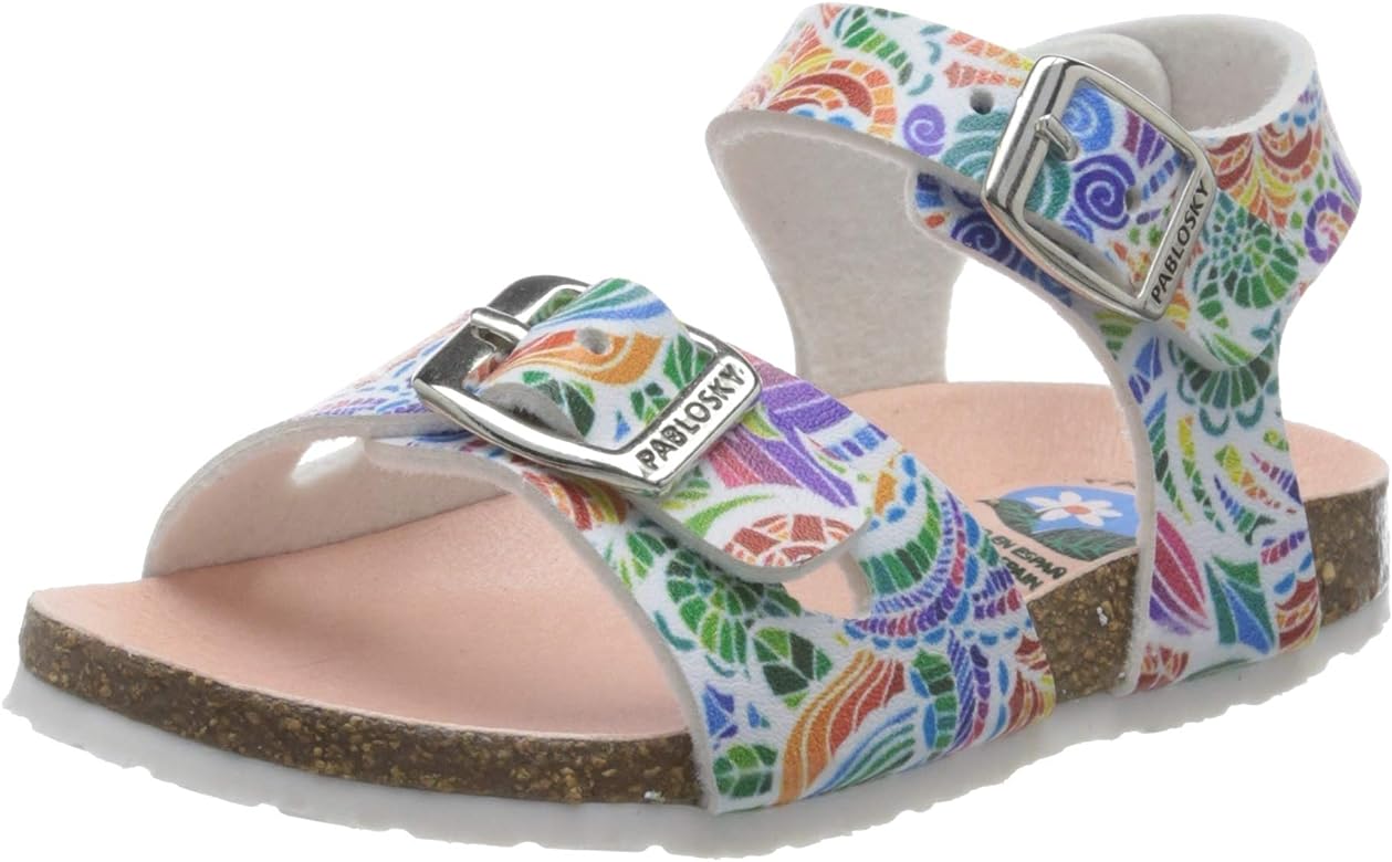 ¿Cómo puedo hacer que las sandalias de niña sean más cómodas para mi hija?