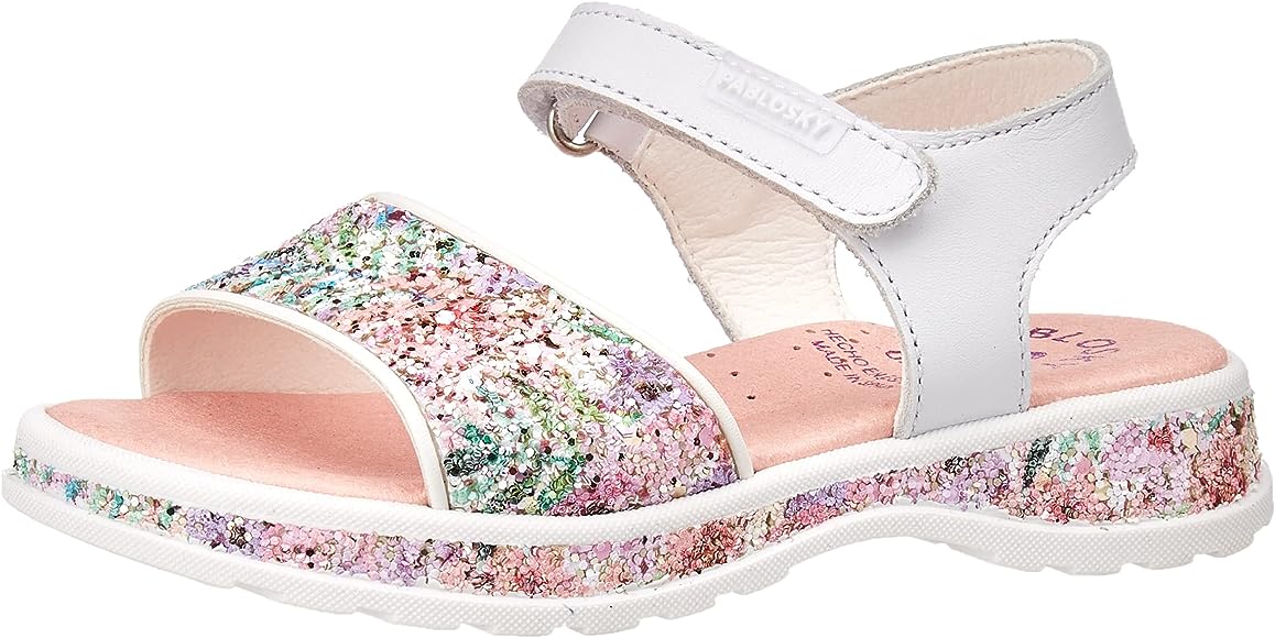 ¿Dónde puedo encontrar sandalias de niña con diseños originales y divertidos?