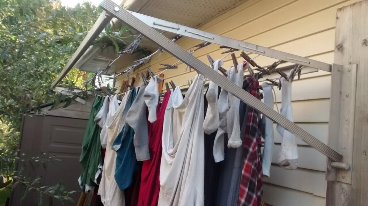 The Best Way to Store a Folding Clothesline During Winter