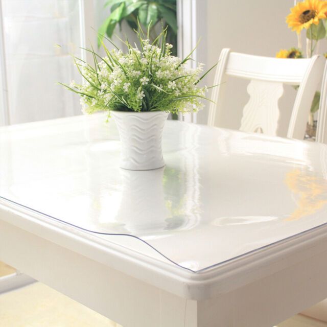 La nappe transparente en PVC à l'épreuve des enfants