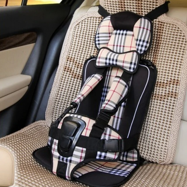 ¿ Cómo se puede asegurar de que la silla de coche para bebé esté instalada correctamente?