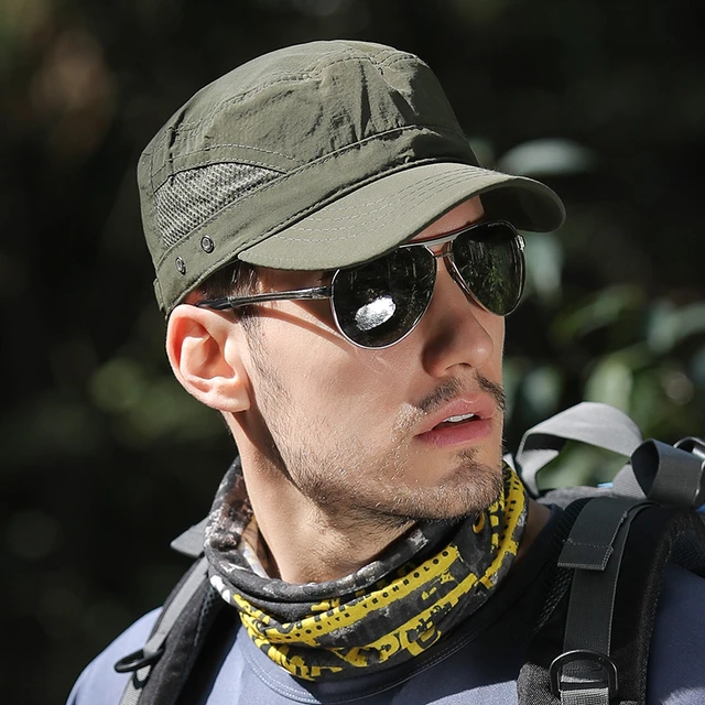 Gorras hombre como parte del uniforme de trabajo en ciertas industrias.