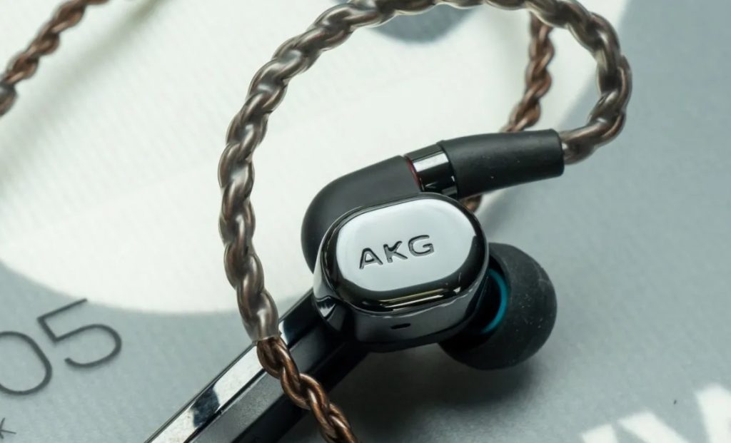 AKG N5005에 대해 알아보십시오!