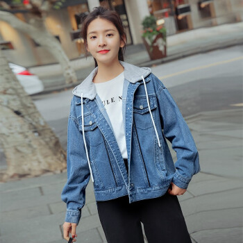 ¿Cómo combinar una chaqueta vaquera mujer en un look casual?