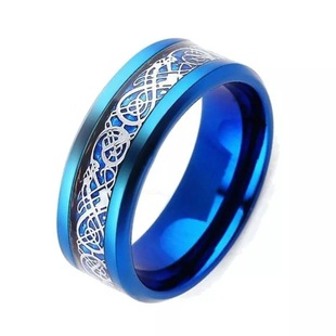 ¿Cuál es la historia detrás de los anillos masculinos con símbolos o emblemas específicos?