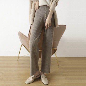 ¿Por qué son tan populares los pantalones anchos de mujer?
