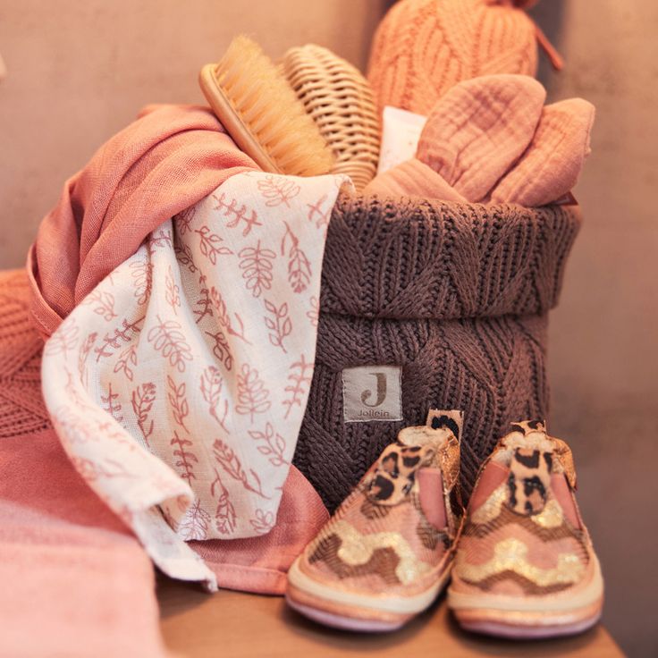 Panier de rangement bébé : Astuces pour une vie organisée en déplacement