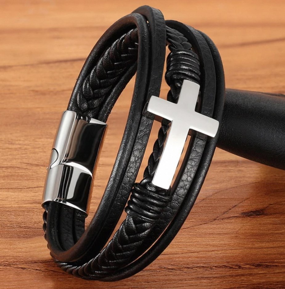 ¿De cuántos materiales están hechas las pulseras hombres?