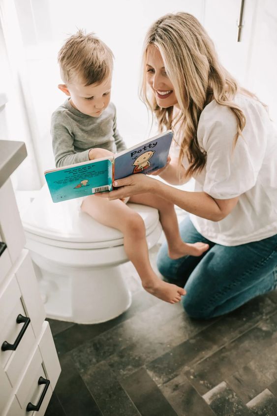 Conseils d'apprentissage de la propreté pour les garçons