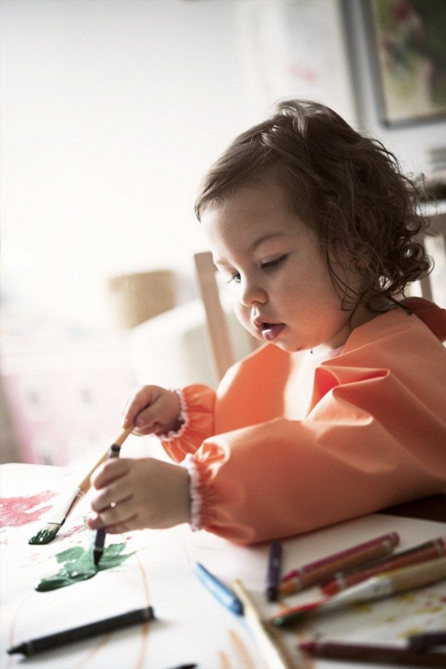 Le langage et le développement cognitif de votre enfant de 15 mois : des volumes parlants