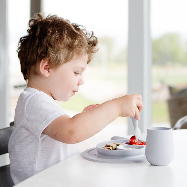 Quelle quantité doit manger votre tout-petit ?