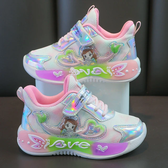 ¿Qué colores y estampados son más populares en las zapatillas para niños?