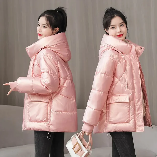 ¿Cuáles son las características más importantes a considerar al comprar parkas mujer baratas?