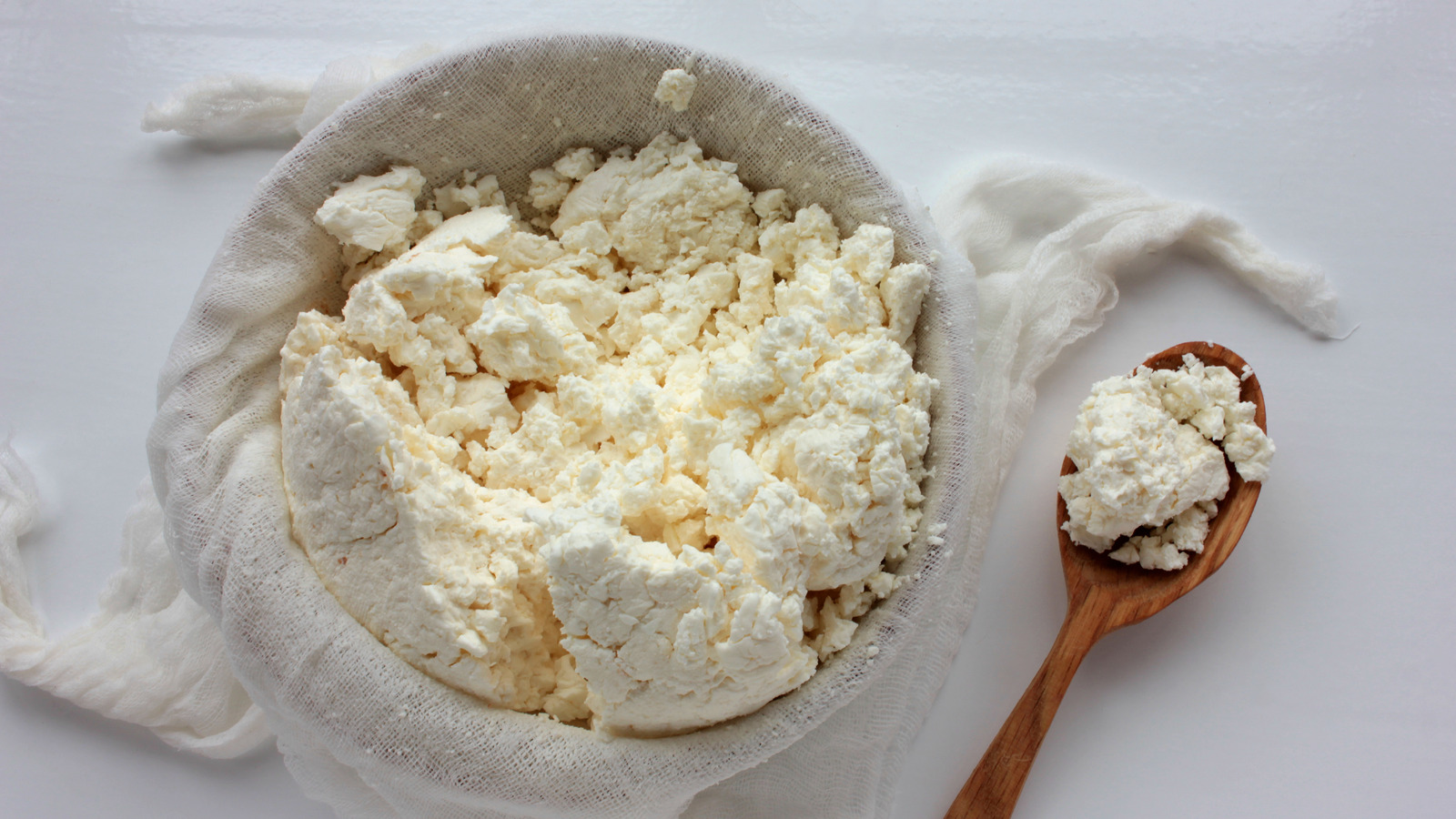 Harnessing the Benefits of Cheesecloth in Gardening and Agriculture