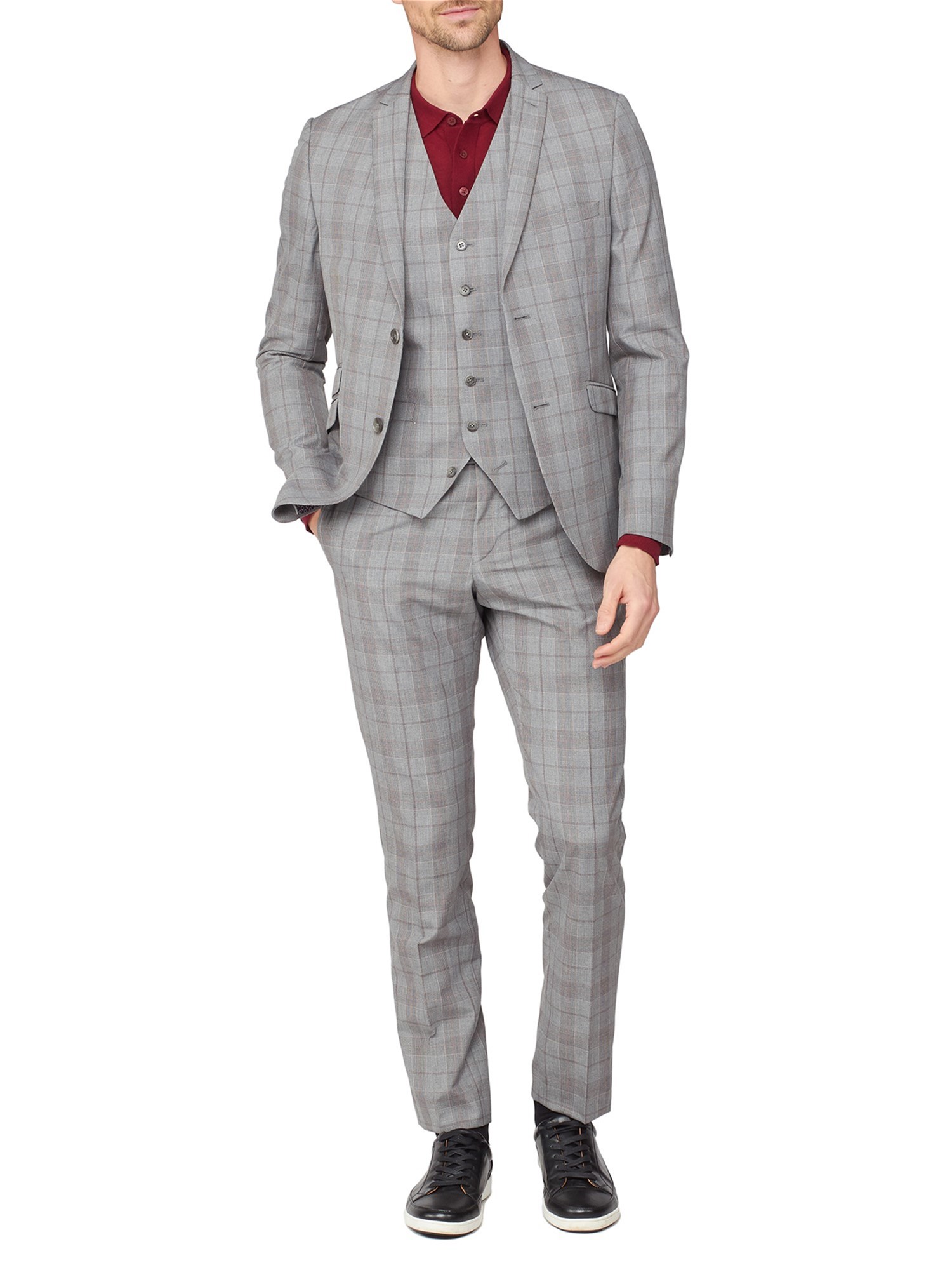 Red Suits: Unconventional Wedding Attire Symbolizing Love and Tradition