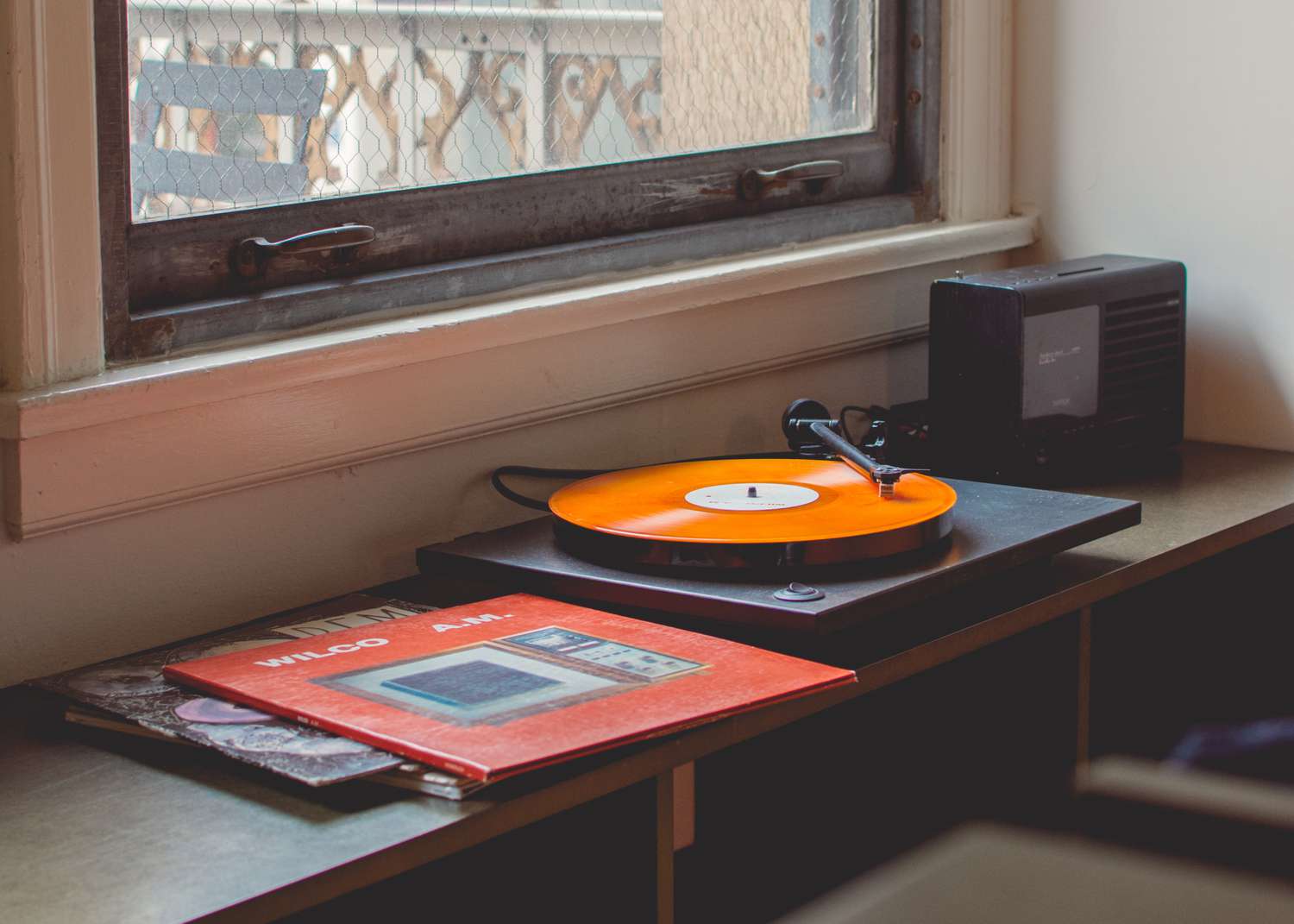 Treasures of music: Exploring the storage capabilities of Bluetooth Turntable
