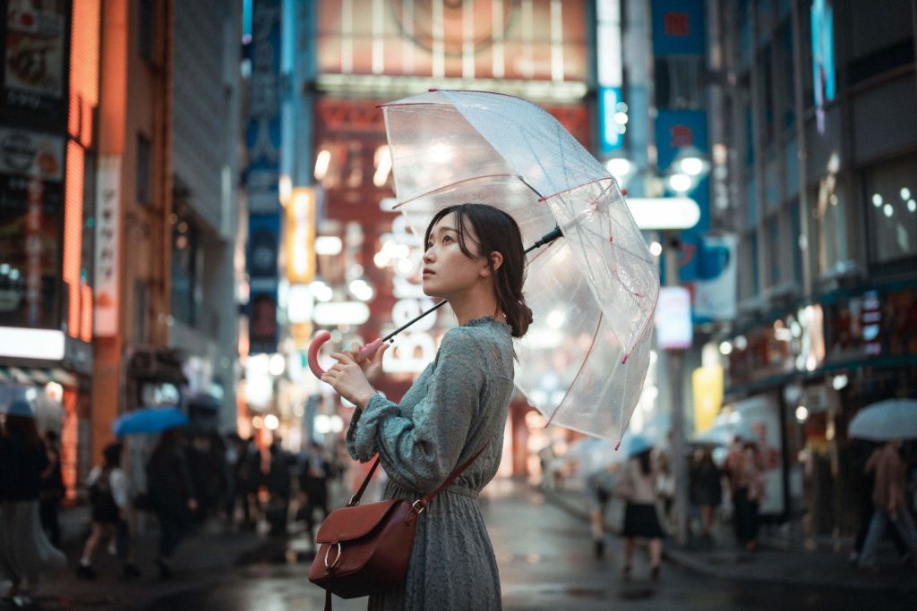 우산을 활용한 야외 레크리에이션 활동