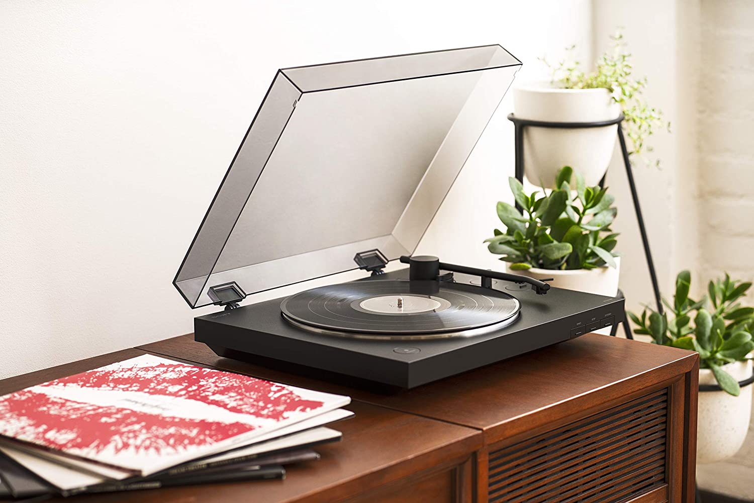 Silent Harmony: A Deep Dive into the Noise and Interference Resistance of Bluetooth Turntable