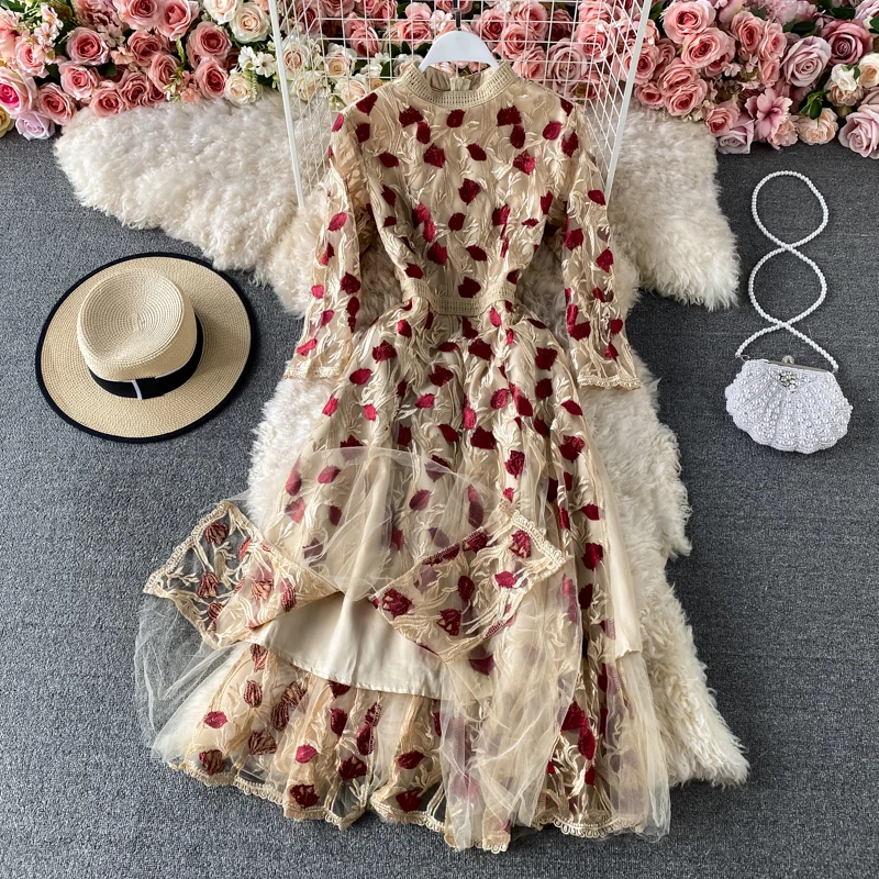Embroidered Dresses: A Fashion Trend That Never Fades