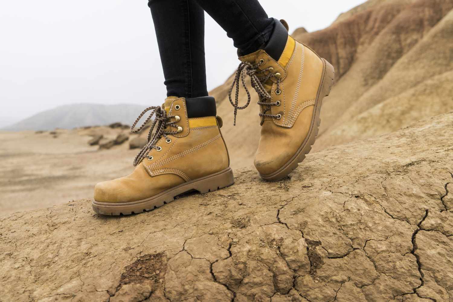 How to Choose Hiking Boots and Recommendations by Brand