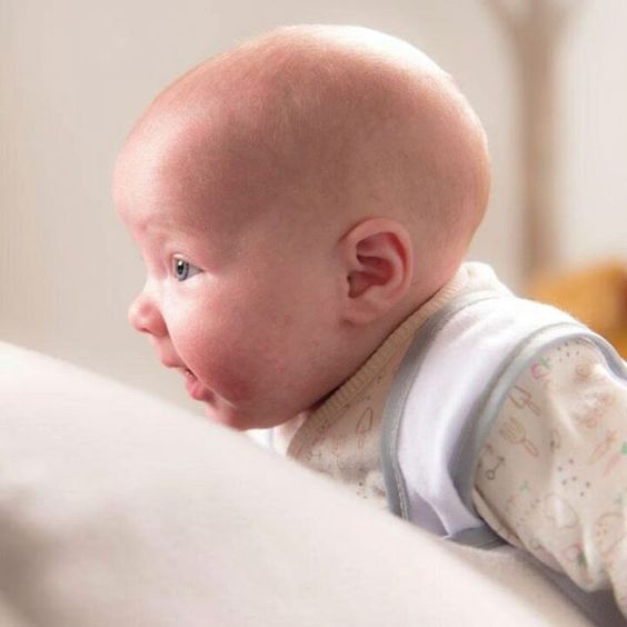 Que faire si votre bébé pleure lorsqu'on le couche