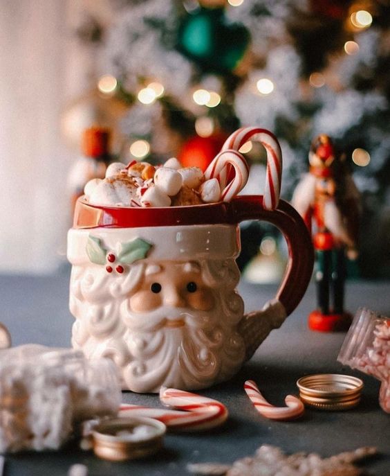 Les mugs de Noël : des cadeaux parfaits pour les amateurs de thé