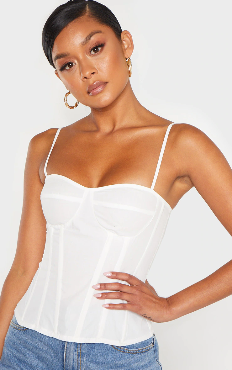 Styling Tips for White Corset Tops: Versatile and Eye-Catching Looks