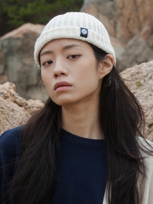 비니로 완성하는 스포티시크 룩