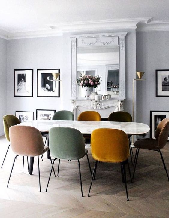 Les couleurs de la chaise de salle à manger