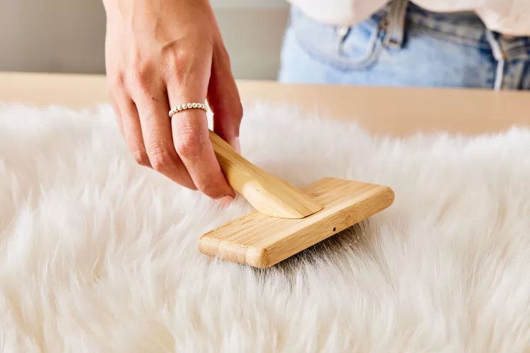 Comment nettoyer un tapis en peau de mouton ?