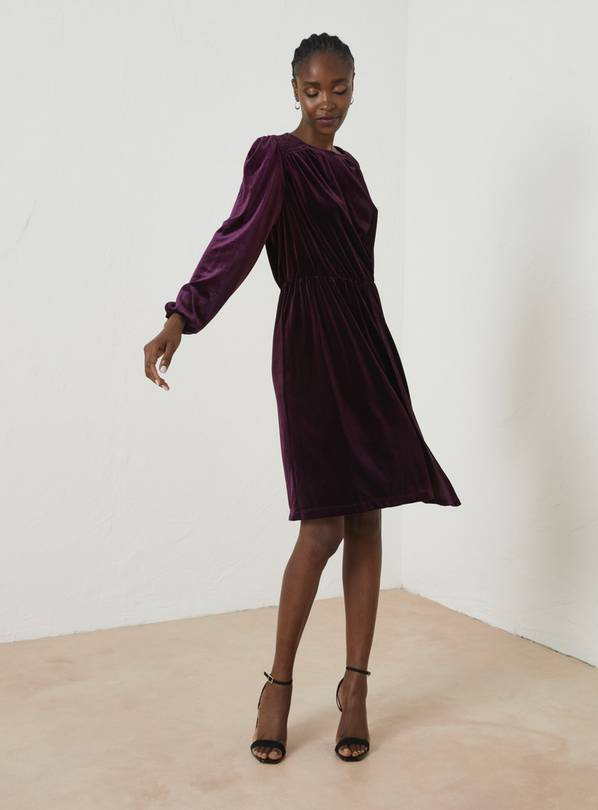 Velvet Dresses: The Epitome of Elegance and Luxury for Women