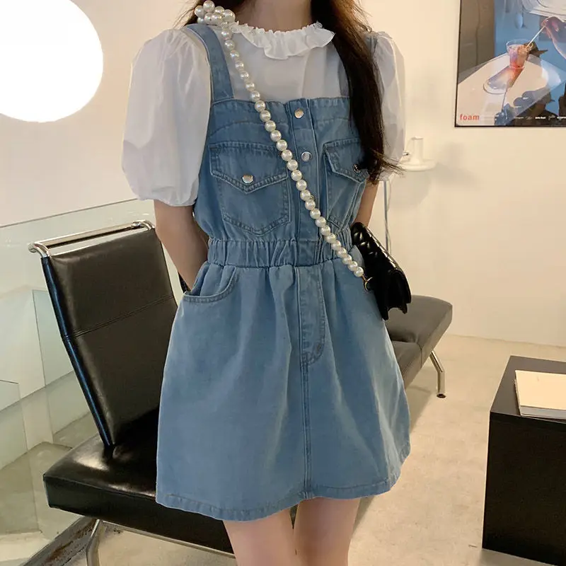 Effortless Summer Vibes: Making a Statement with Your Jean Dress