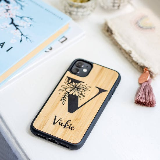 The Influence of Wooden Phone Cases in Nature-Inspired Fashion