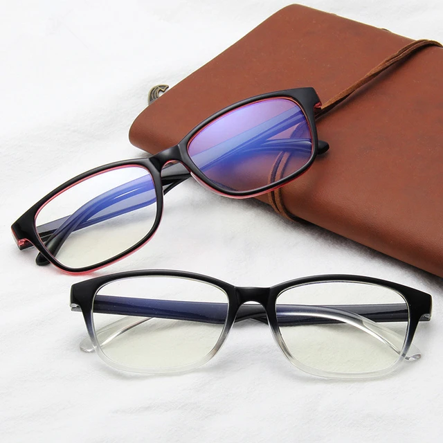 ¿Cómo protegen sus ojos las personas miopes que usan gafas?