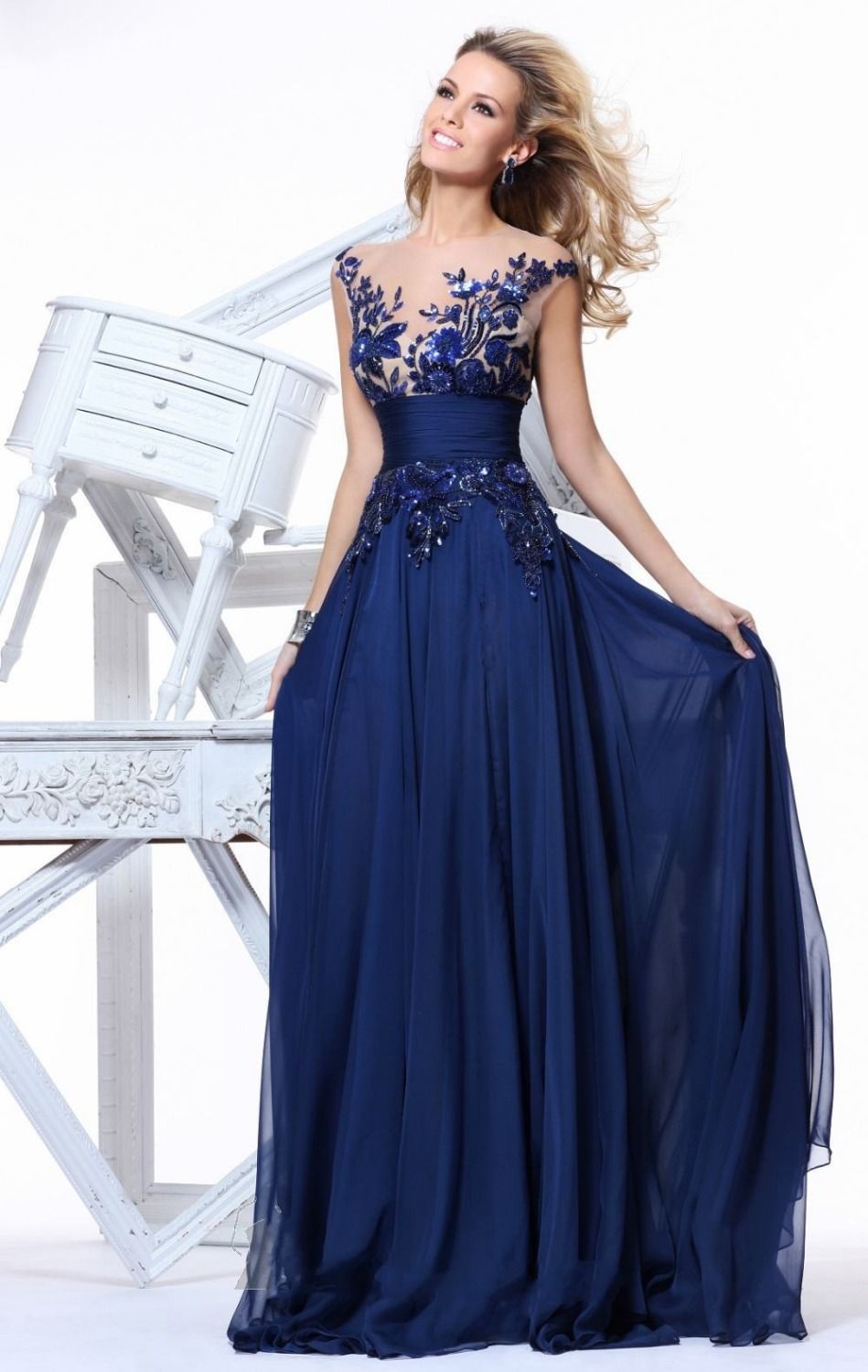 ¿Hay alguna diferencia en el ancho del vestido de fiesta?