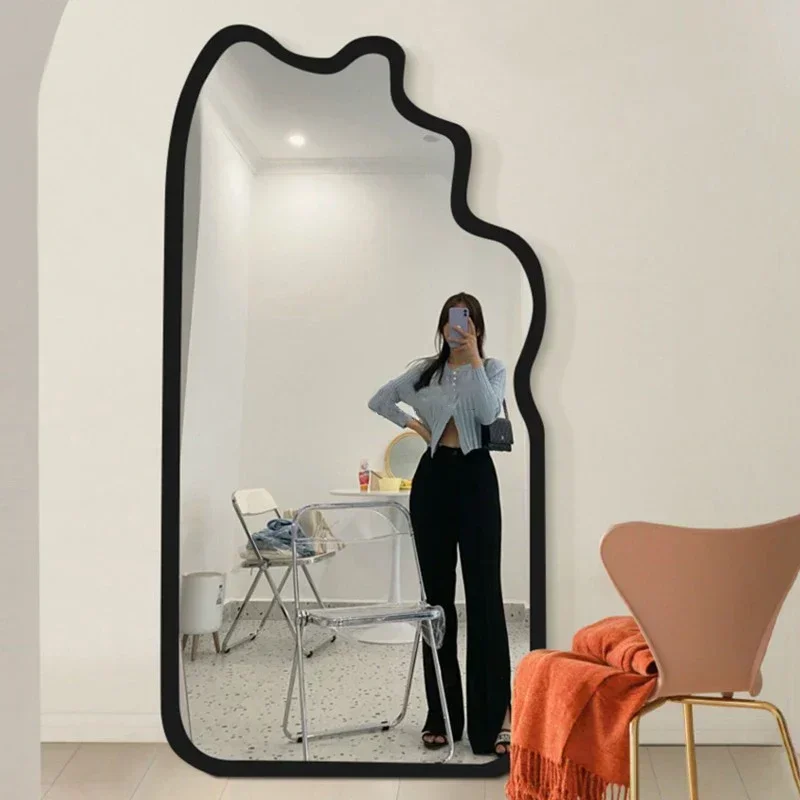 How to Make a Statement with a Large Mirror in Your Entryway