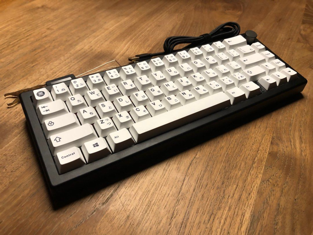 GMK67 키보드의 소음 감소 및 특수 키 매핑 기술 소개