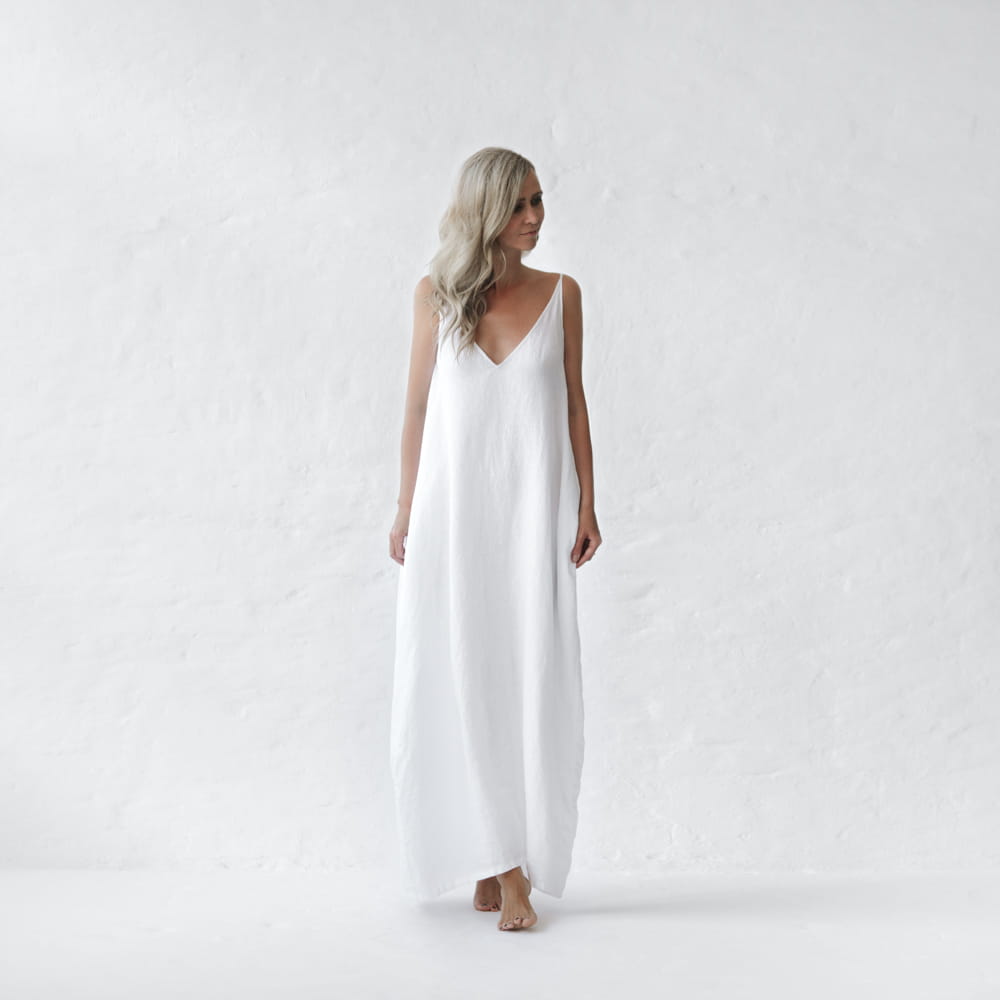 White Long Dresses: The Perfect Canvas for Accessories