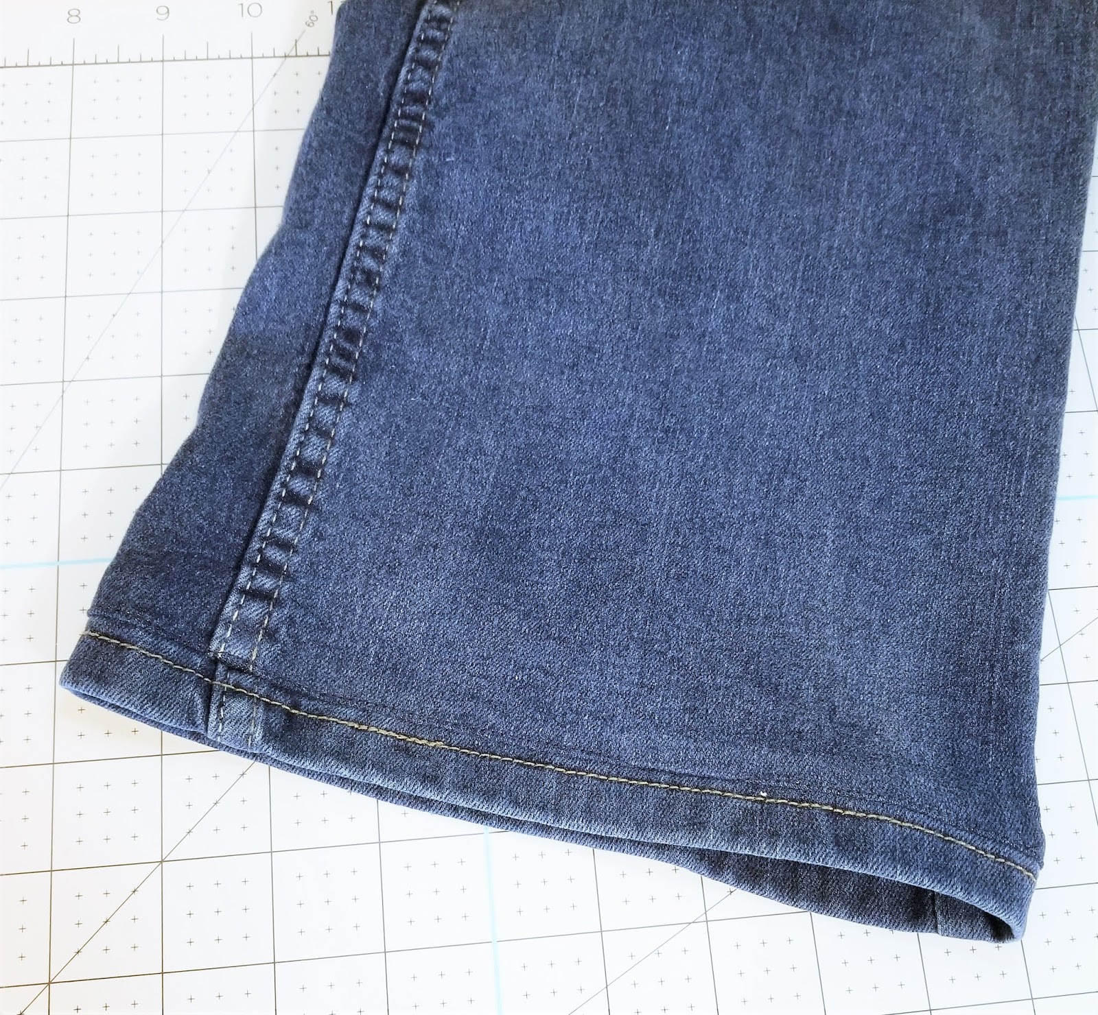 Hemming jeans with original hem: Preserving Style and Fit