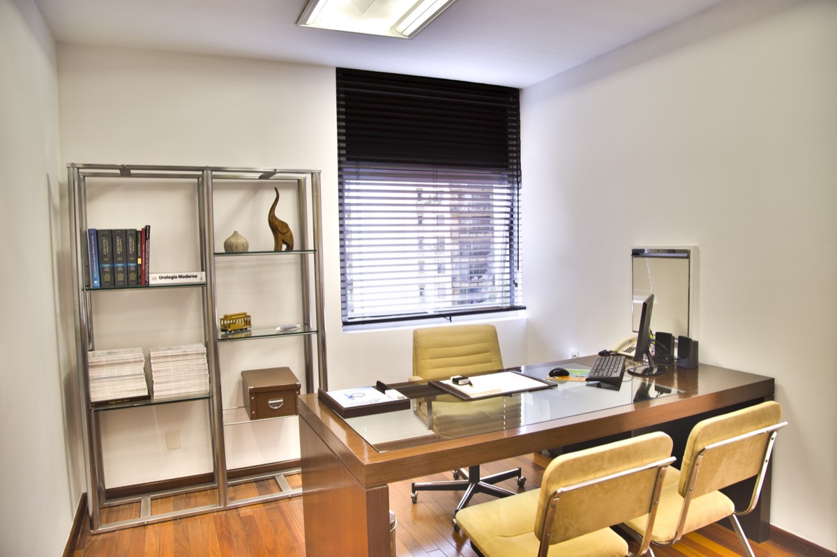 Optimizing Space Efficiency: Tips for Small Office Layout Design